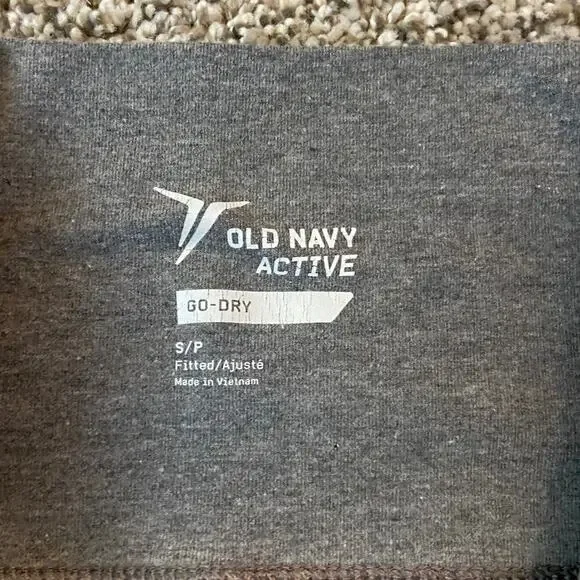 Old navy active go dry gray leggings size small capri - Picture 3 of 3